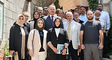 Harran Üniversitesi Rektörü Prof. Dr. Güllüoğlu Yazar ve Edebiyatçılarla Buluştu