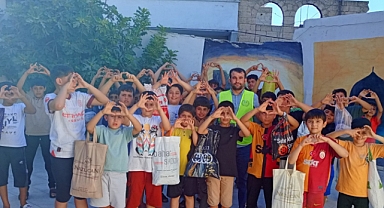 İz Bırakanlar Cemiyeti'nden Öğrencilere Serinleten Havuz Etkinliği
