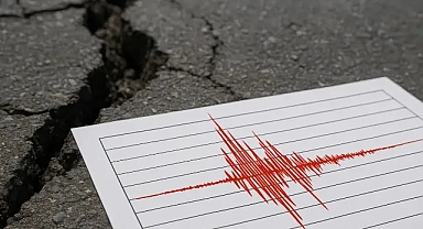 Korkutan deprem! İstanbul'da da hissedildi!