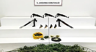 Şanlıurfa’da 3 adrese baskın! Çok sayıda silah ve uyuşturucu ele geçirildi!