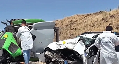 Şanlıurfa’da feci kaza! Otomobil ile traktör çarpıştı!