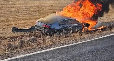 Şanlıurfa’da kontrolden çıktı! Yol kenarında cayır cayır yandı!