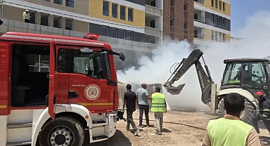 Şanlıurfa’da malzeme alanında yangın!