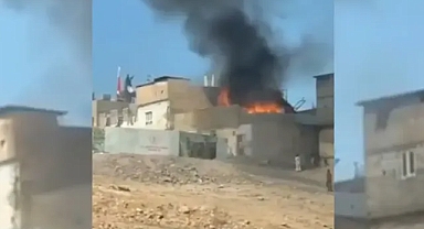 Urfa’da mesken yangını! Alevler yükseldi!