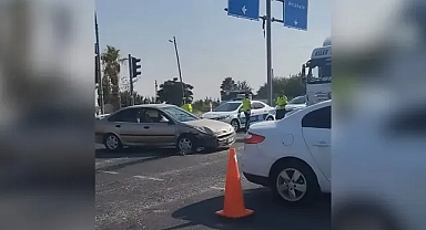 Yaralılar var! 3 araç çarpıştı!