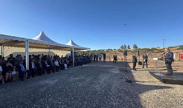 AYANLAR’DA TARİHE İLK KAZMA VURULDU