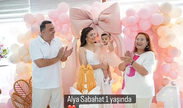 Sabahat Akkiraz’ın torun sevgisi, Küçük Sabahat 1 yaşına bastı