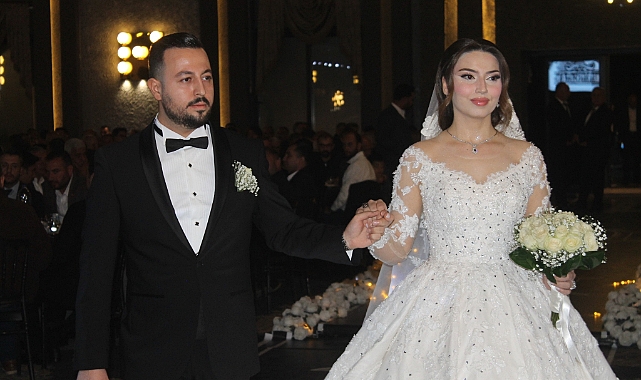 Akçakale’nin Tanınmış Ailelerinden Ağar ve Coşkun Ailelerinin Mutlu Günü