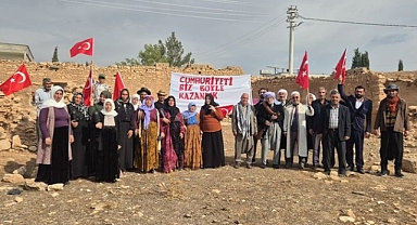 Karaköprü Çiftekemer’de Cumhuriyet Coşkusu Köy Sokaklarına Taştı