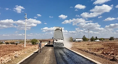 Büyükşehir, Hilvan’da 5 Kilometrelik Yolun Sathi Asfalt Çalışmalarını Tamamladı