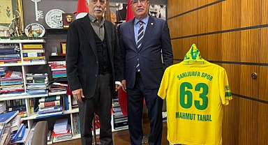 Sabahattin Cevheri'den Mahmut Tanal'a Ziyaret