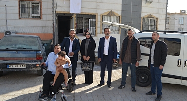 Sedat Peker'den Şanlıurfa'daki İhtiyaç Sahibi Ailelere 10 Akülü Tekerlekli Sandalye Desteği