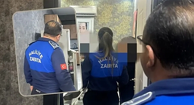 Urfa'da kaçak saç ekimi yapan iş yerine baskın!