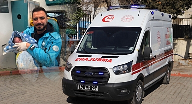 Ambulansta Doğum: Anne, Bebeğine Doğumu Gerçekleştiren ATT’nin Adını Verdi