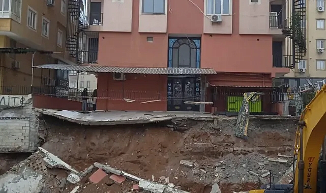 Şanlıurfa’da yeni başlayan inşaat zarar verdi! Apartman tahliye edildi!