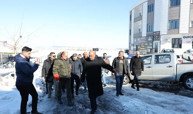 Başkan Gülpınar Kar Sonrası Esnafı Ziyaret Ediyor