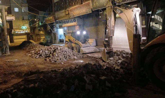 Birecik Belediyesi Ekipleri Gece Boyu Çalışıyor: Altyapı Kesintisiz Sürüyor