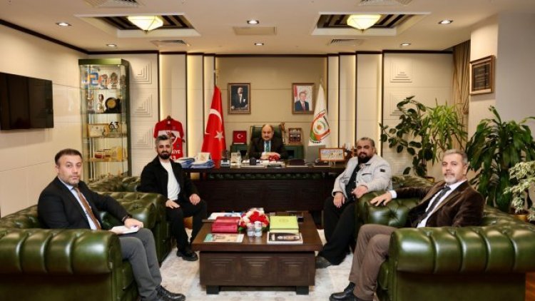 Gülpınar'dan Önemli Ziyaretler: İş İnsanları ve Bürokratlar Bir Araya Geldi