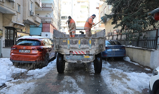Haliliye’de Kar Mesaisi: Ekipler 7/24 Sahada