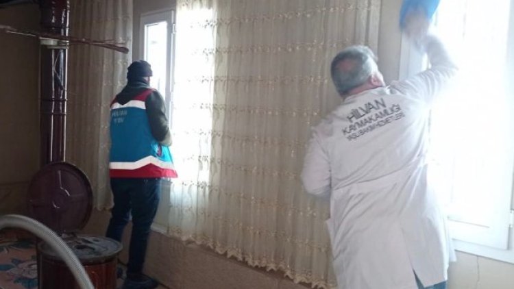 Hilvan Kaymakamlığı Yaşlı ve Engelli Vatandaşların Evlerini Temizliyor