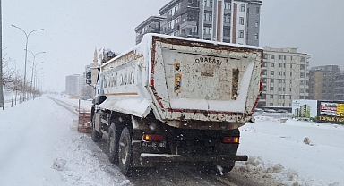 Karaköprü Belediyesi Karla Mücadelede Seferber Oldu
