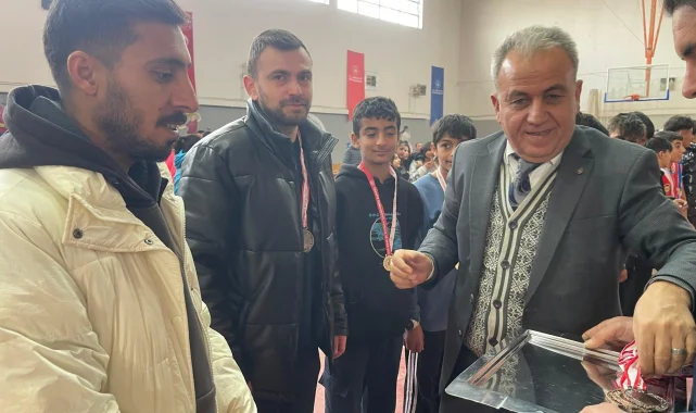 Ömer Güneş ve Müdürlerden Ödül Alan Okullara Tebrik Mesajı