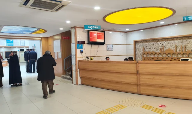 Şanlıurfa'da Balıklıgöl Devlet Hastanesi Akşam Polikliniklere Başladı