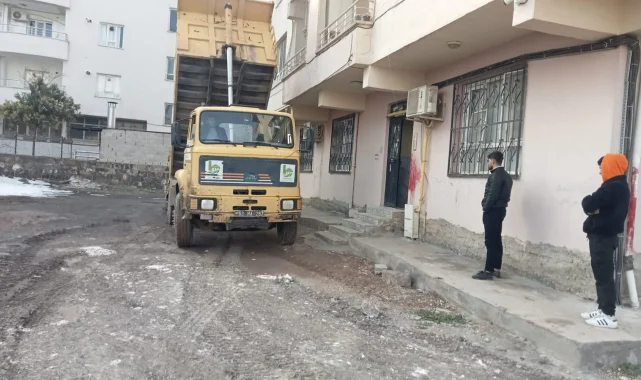 Viranşehir Belediyesi Bozulan Yolu Engelli Vatandaşlar İçin Onardı