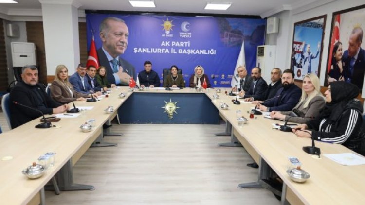 AK Parti Bozova İlçe Başkanlığı'nda Sosyal Politikalar Toplantısı Gerçekleştirildi