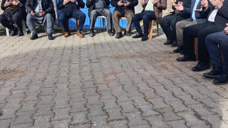 AK Parti Halfeti'den Vefat Eden Muhtar Eşine Taziye Ziyareti