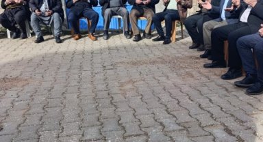 AK Parti Halfeti'den Vefat Eden Muhtar Eşine Taziye Ziyareti