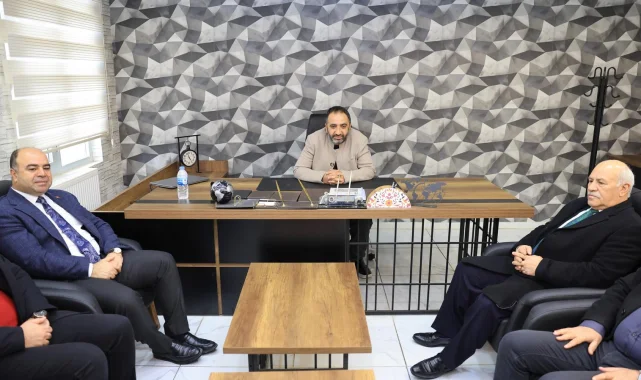 Başkan Nihat Çiftçi, Pınar Yapı Sahibi Mahmut Enmek'i Ziyaret Etti