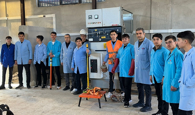 Dicle Elektrik’ten Şanlıurfa Teknik Eğitimine Örnek Destek