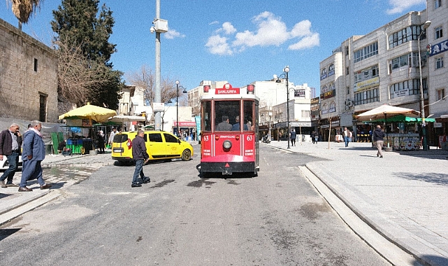 Divanyolu’nda Nostaljik Tramvay Yeniden Seferlerine Başladı