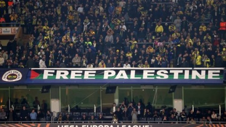 Fenerbahçe Tribünlerinden