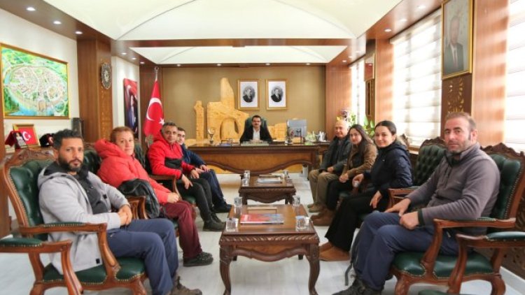 Harran Kazı Ekibi ve Sağlık Müdürü Kaymakam Harun Reşit'i Ziyaret Etti