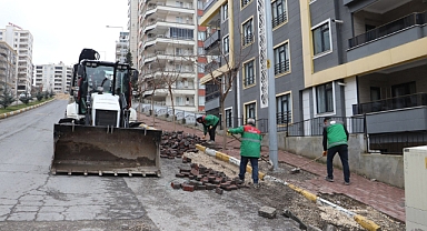 Karaköprü’de Yol ve Kaldırım Çalışmaları Aralıksız Sürüyor