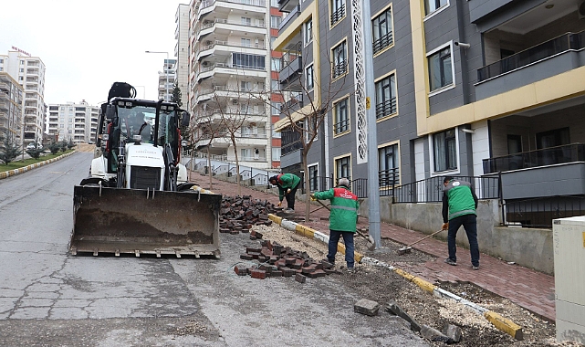Karaköprü’de Yol ve Kaldırım Çalışmaları Aralıksız Sürüyor