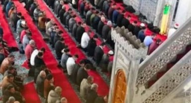 Şanlıurfa'da İlk Teravih Namazı Yoğun Katılımla Kılındı