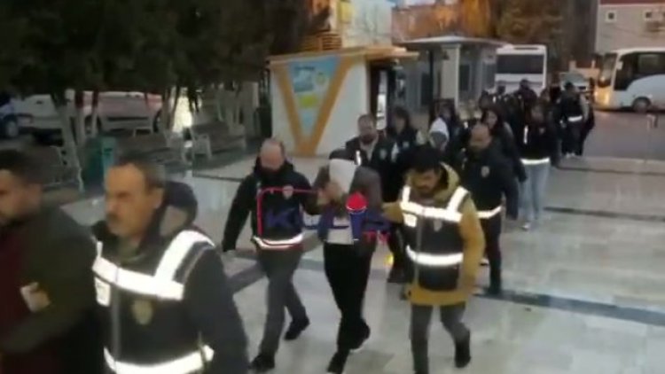 Şanlıurfa'da Masaj Salonlarına Baskın: 31 Kişi Adliyeye Sevk Edildi