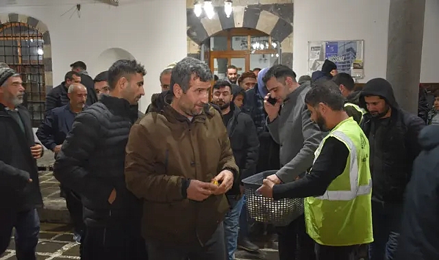 Siverek Belediyesi’nden Berat Kandili ikramı