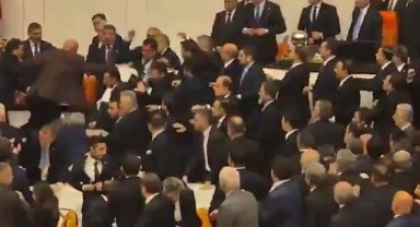 TBMM'de AK Parti ve CHP Milletvekilleri Arasında Kavga Çıktı