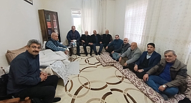 Umrecilerden Mersavi Lideri Karataş’a Ziyaret