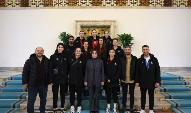 Viranşehir Voleybol Kadın Takımı Gazi Meclis'te Ağırlandı