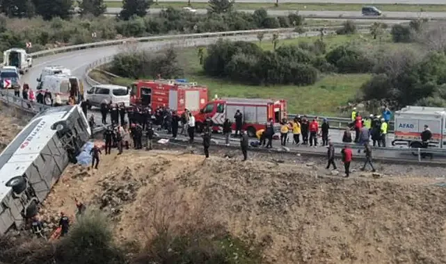 Yolcu otobüsü şarampole devrildi! 9 ölü, 21 yaralı!