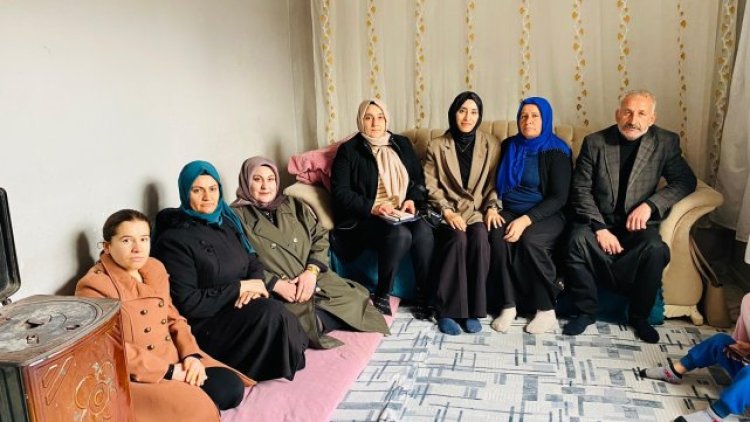 AK Parti Hilvan Kadın Kolları'ndan Gülmez Ailesi'ne Ramazan Ziyareti