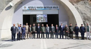 Artvin Valisi Ergün, mantar üretim tesisini inceledi