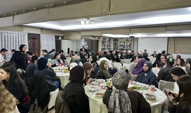 Azaklıoğlu vakfı iftarda geleceğin mimarlarıyla buluştu