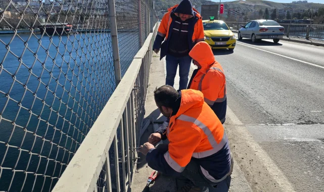 Birecik Belediyesi Köprü Aydınlatmasını Yeniliyor