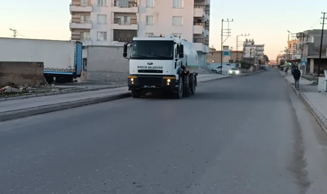 Birecik Belediyesi Temizlik Ekipleri Şehri Daha Yaşanabilir Kılıyor